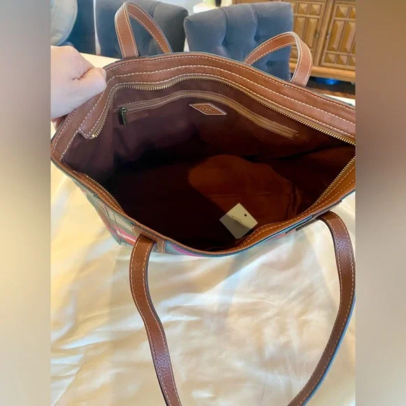 Fossil Tote - Picture 9 of 13